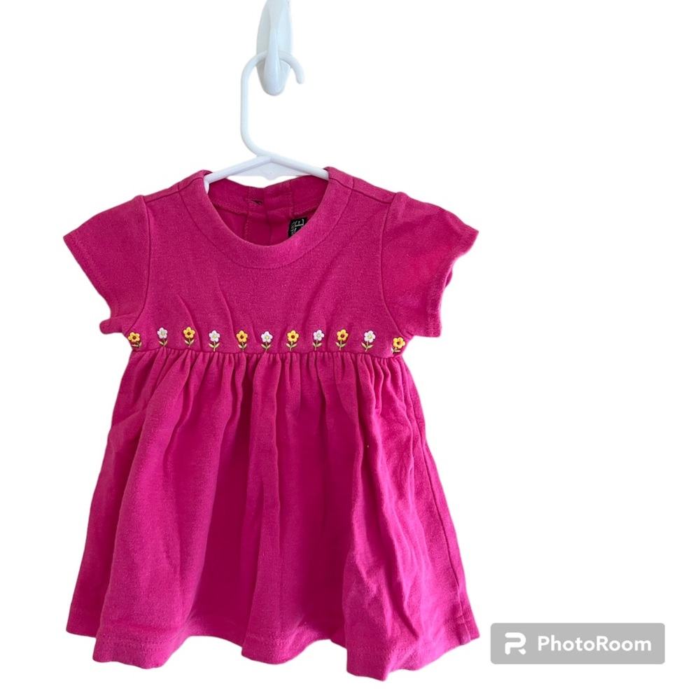 ⚪️CHILDREN’S PLACE: Girl size 12 months, pink short sleeve dress w/flowers⚪️